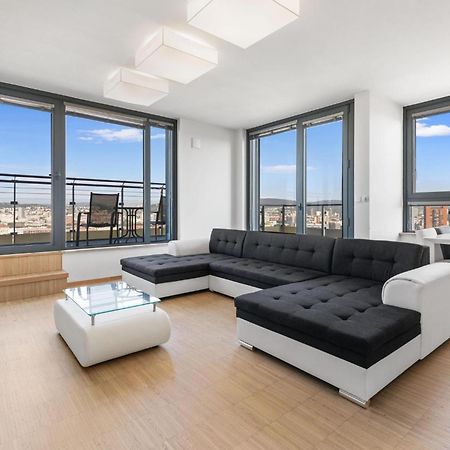 Sky Apartman In Bratislava - With 2 Parking Places Kültér fotó