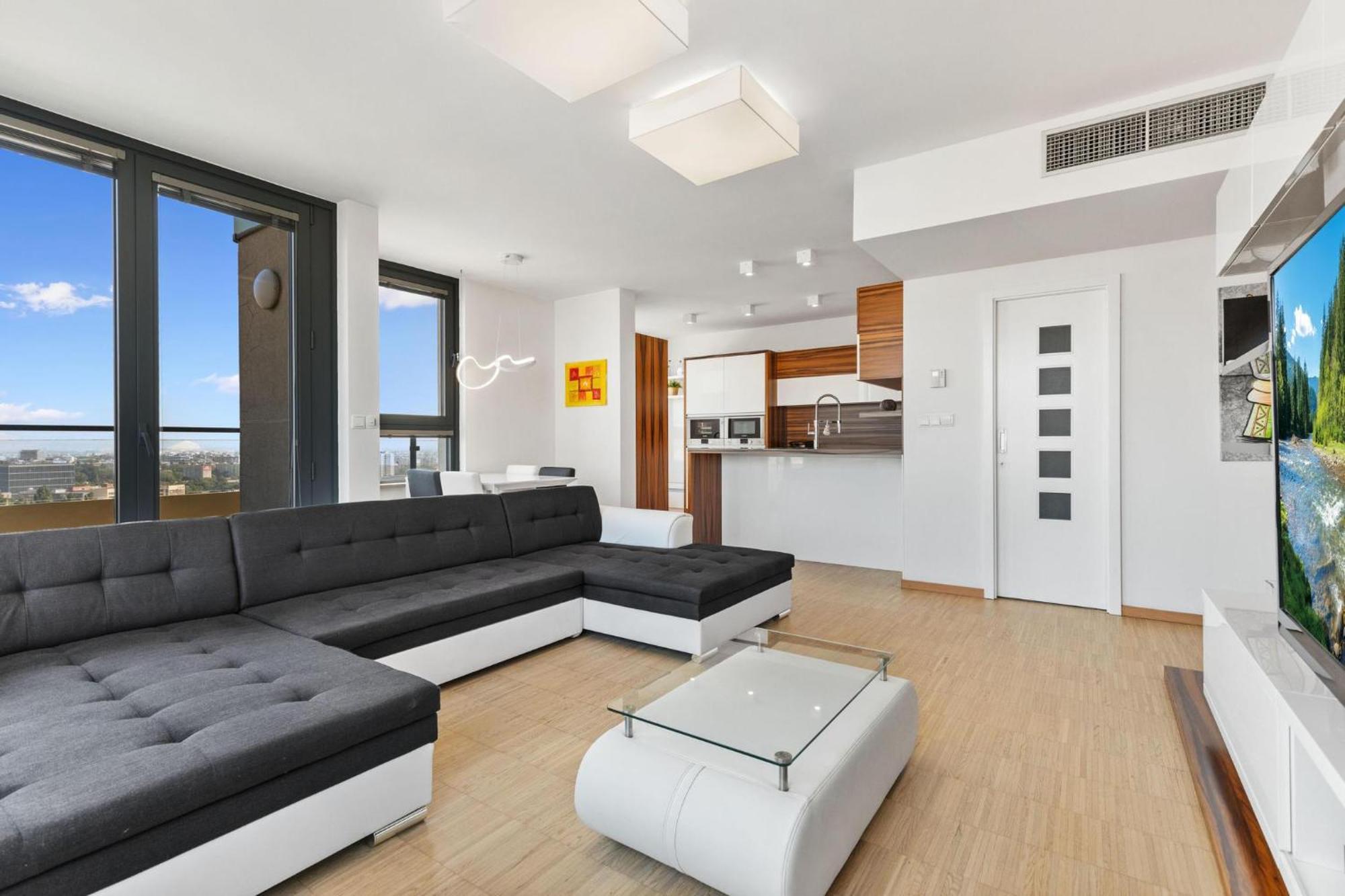 Sky Apartman In Bratislava - With 2 Parking Places Kültér fotó