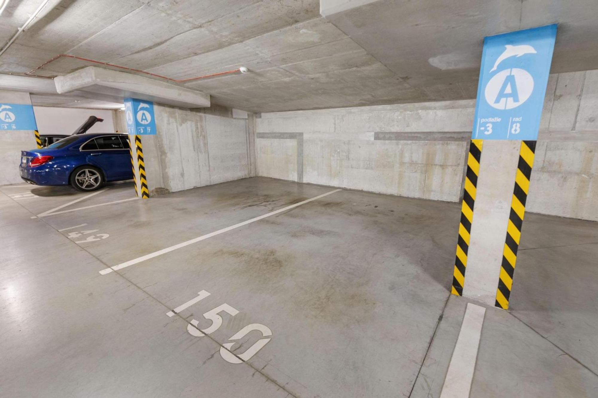 Sky Apartman In Bratislava - With 2 Parking Places Kültér fotó