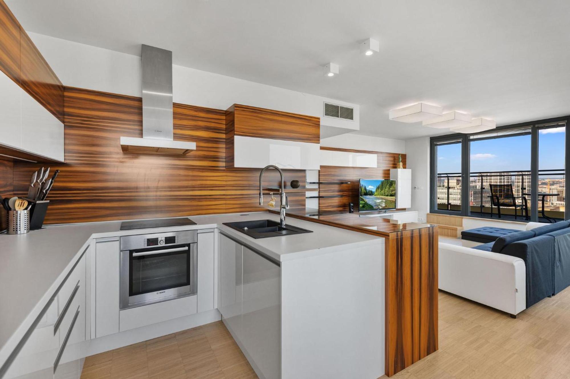 Sky Apartman In Bratislava - With 2 Parking Places Kültér fotó
