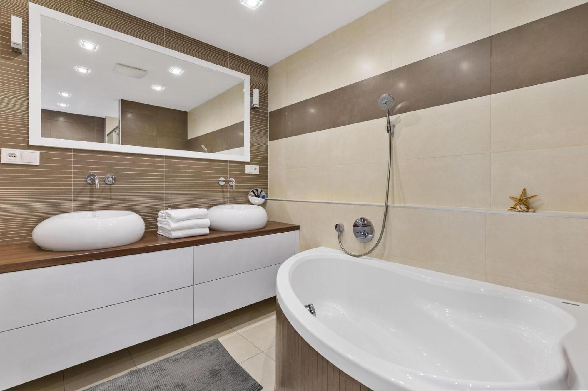 Sky Apartman In Bratislava - With 2 Parking Places Kültér fotó